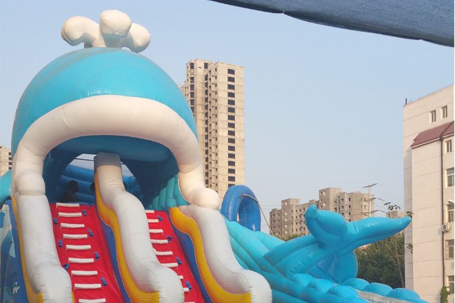 儿童乐园滑梯